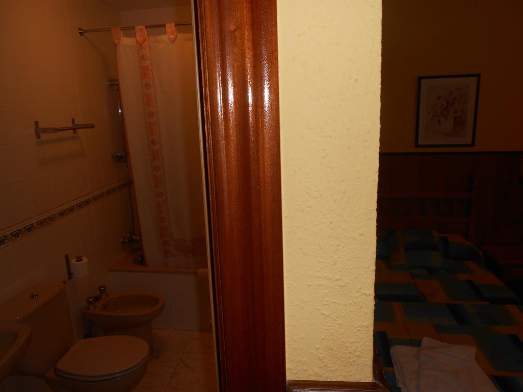 Hostal Restaurante El Abuelo Trobajo Del Camino Chambre photo