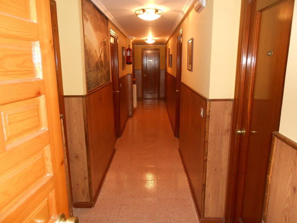 Hostal Restaurante El Abuelo Trobajo Del Camino Extérieur photo