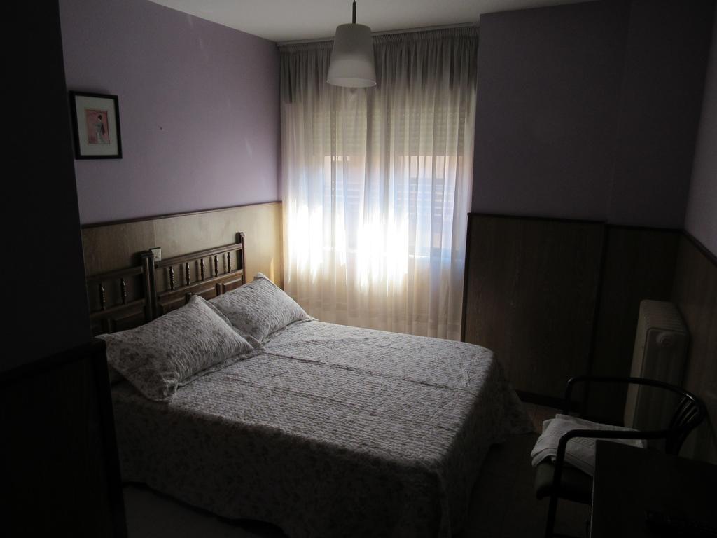 Hostal Restaurante El Abuelo Trobajo Del Camino Extérieur photo