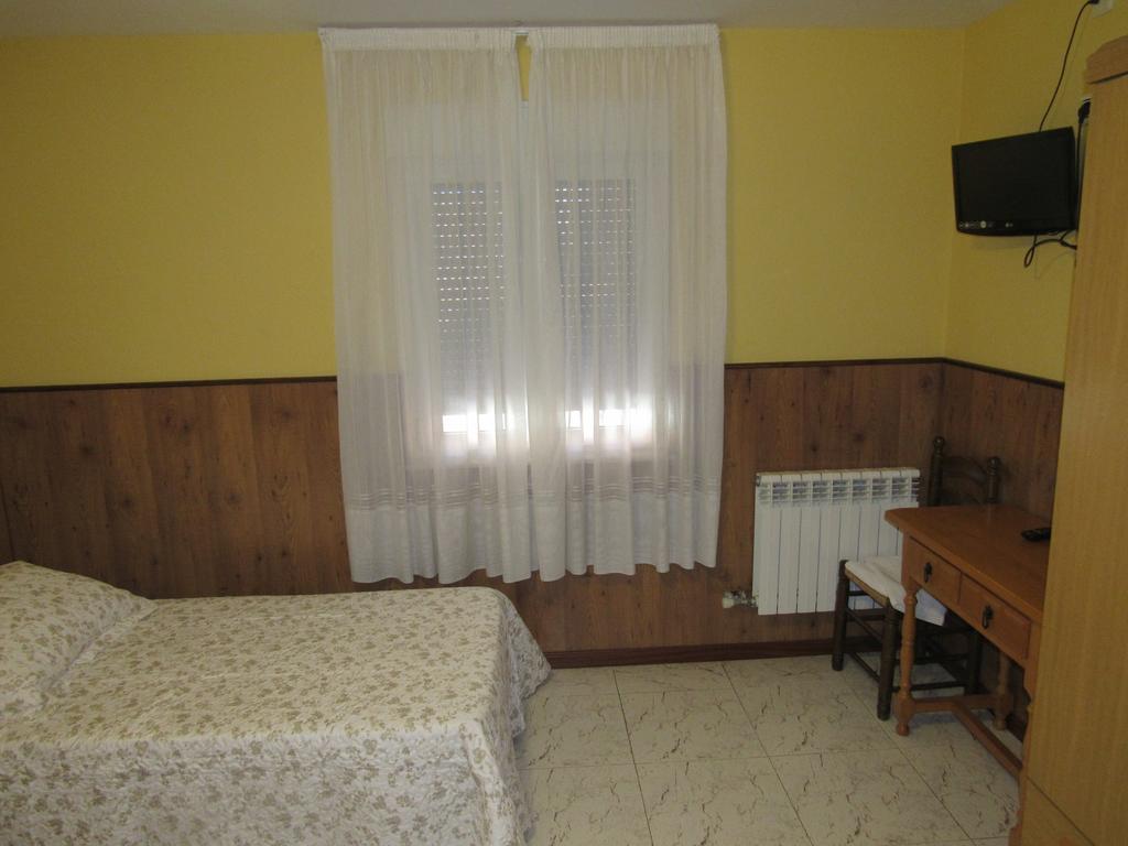Hostal Restaurante El Abuelo Trobajo Del Camino Extérieur photo