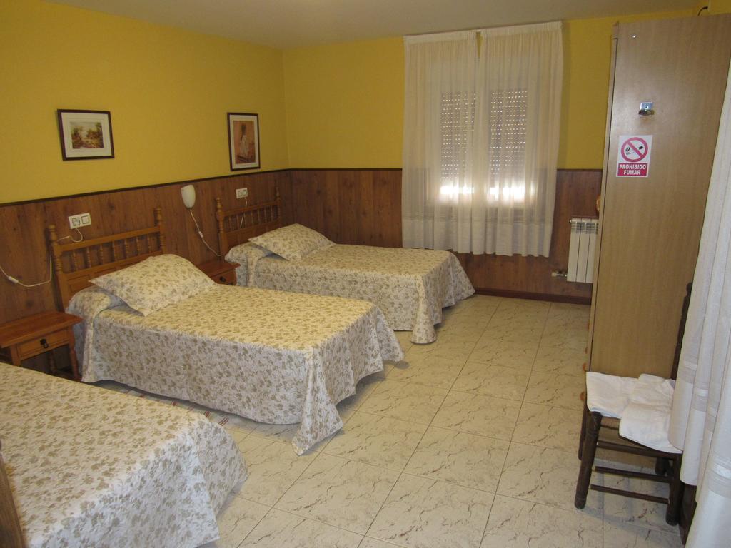 Hostal Restaurante El Abuelo Trobajo Del Camino Extérieur photo