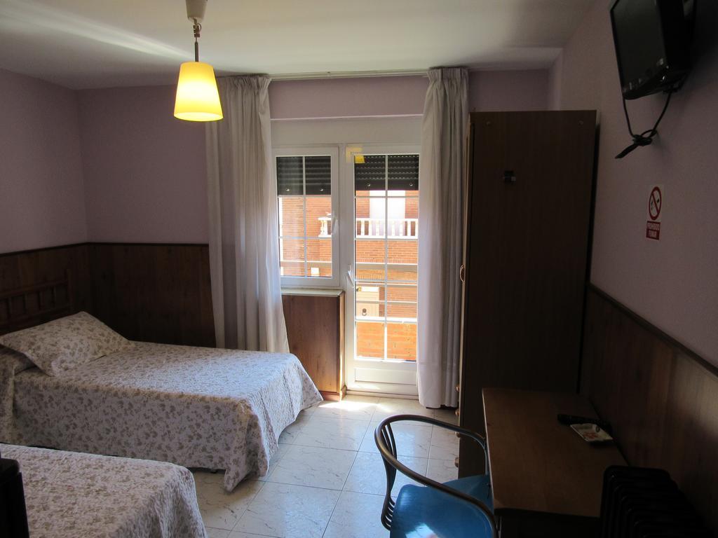 Hostal Restaurante El Abuelo Trobajo Del Camino Extérieur photo
