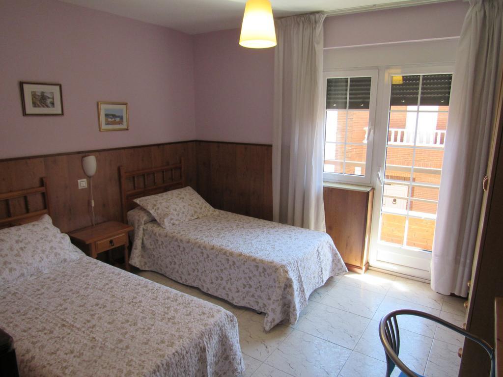 Hostal Restaurante El Abuelo Trobajo Del Camino Extérieur photo